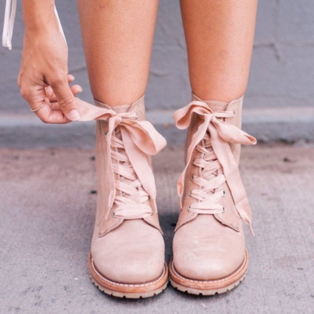 RARE Frye Sabrina 6G Lilac Pink/Cream Leather Lace Up Cute Heeled Ankle Booties - Picture 7 of 15